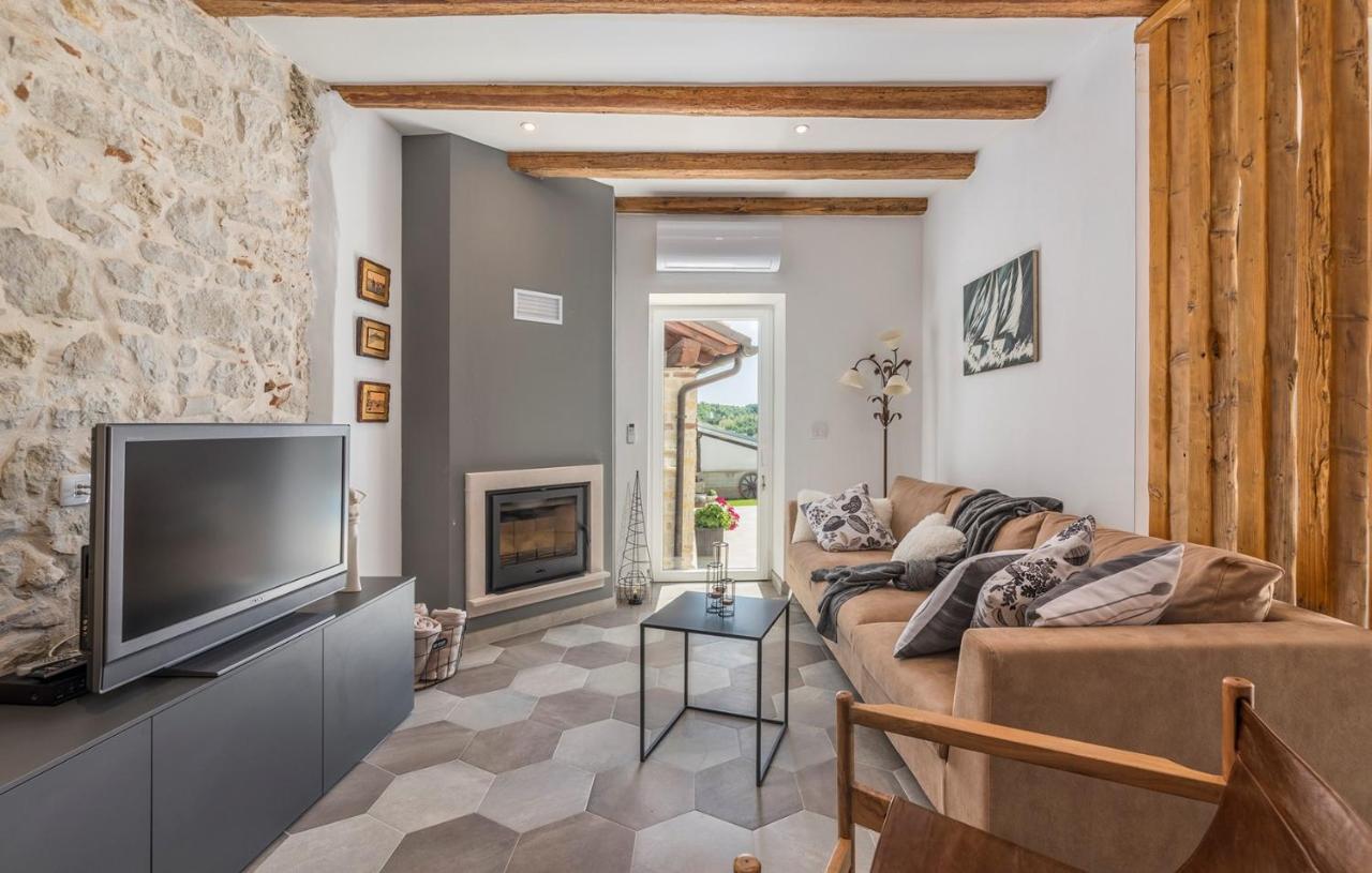 Beautiful Stone House - Villa Parentium With Private Pool Dračevac 外观 照片